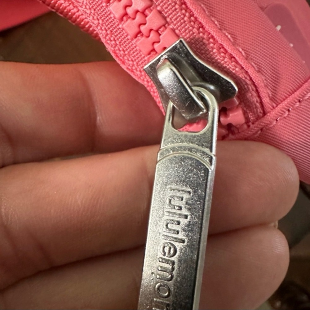 Lululemon | 1L Pink Everywhere Belt Bag - Picture 4 of 4